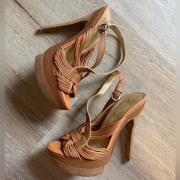 Joan&David platforms size 7 - Picture 2 of 7